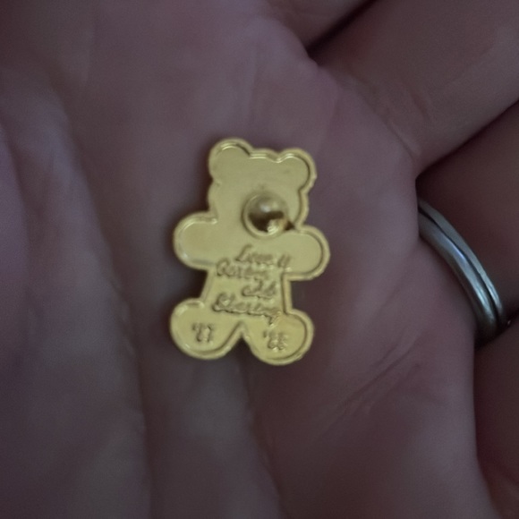 Vintage 87 88 Enamel Teddy Bear Pin - Picture 5 of 8